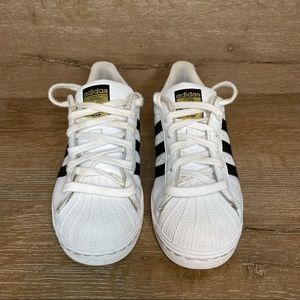 Boys Adidas Original Superstars size 4